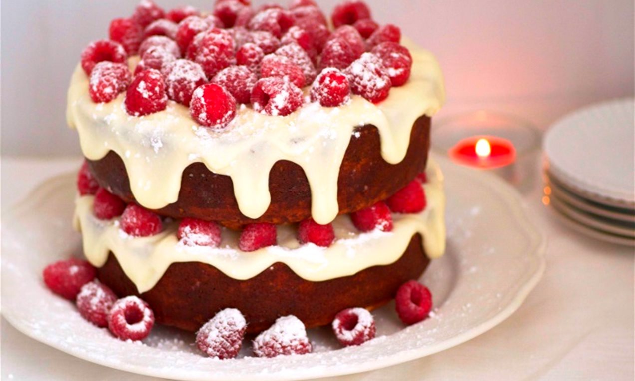 Kersttaart met frosting en frambozen Recept Dr. Oetker