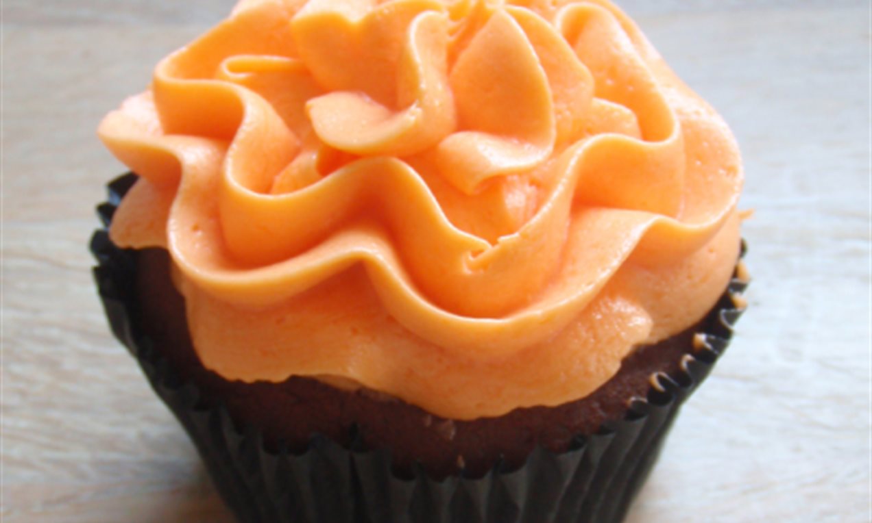 Picture - Stap-5 Cupcake Herfst oranje toef boter creme.png