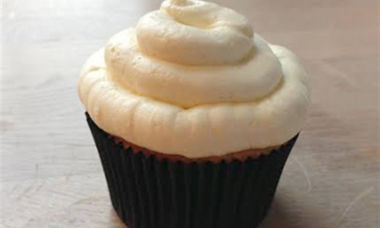 Picture - Stap-5 Sneeuwpop cupcake.png